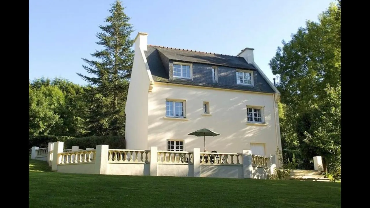Fontaine Blanche River View, Large Patio & Garden In Central Brittany With Starlink Wifi Treffrin