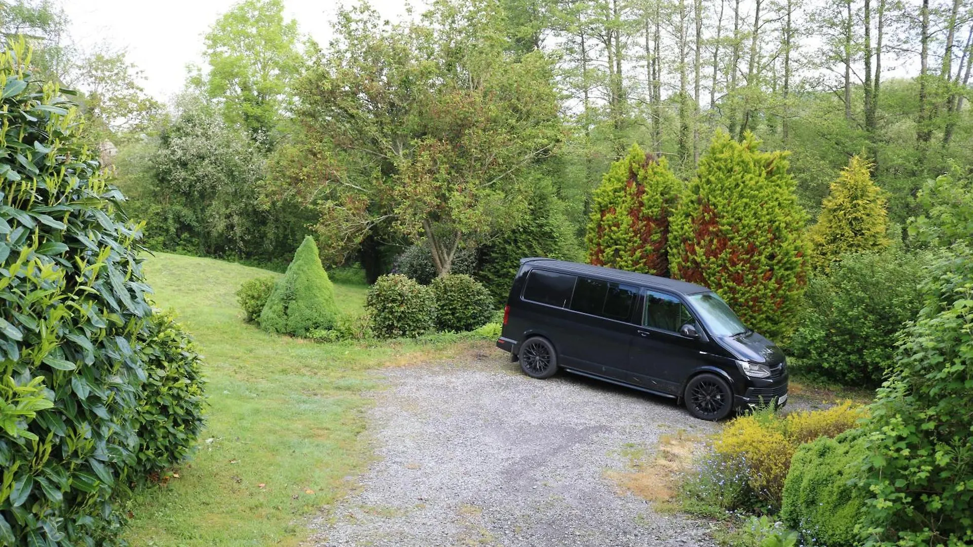 Fontaine Blanche River View, Large Patio & Garden In Central Brittany With Starlink Wifi Treffrin Holiday home