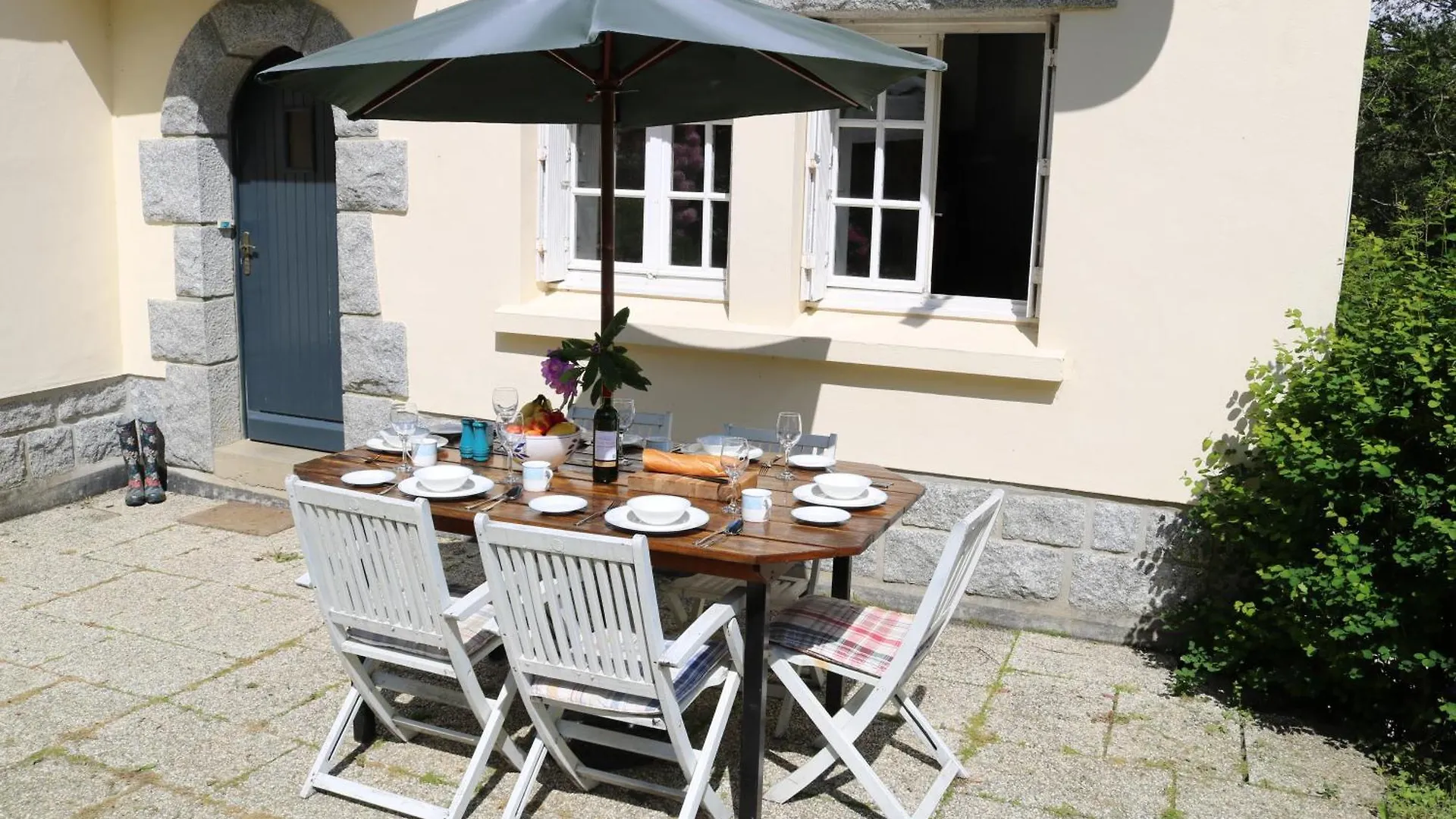 Holiday home Fontaine Blanche River View, Large Patio & Garden In Central Brittany With Starlink Wifi Treffrin France