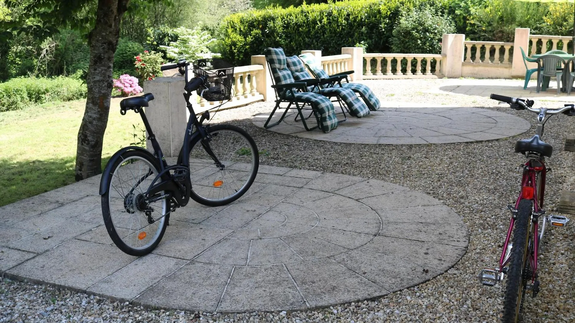 Holiday home Fontaine Blanche River View, Large Patio & Garden In Central Brittany With Starlink Wifi Treffrin