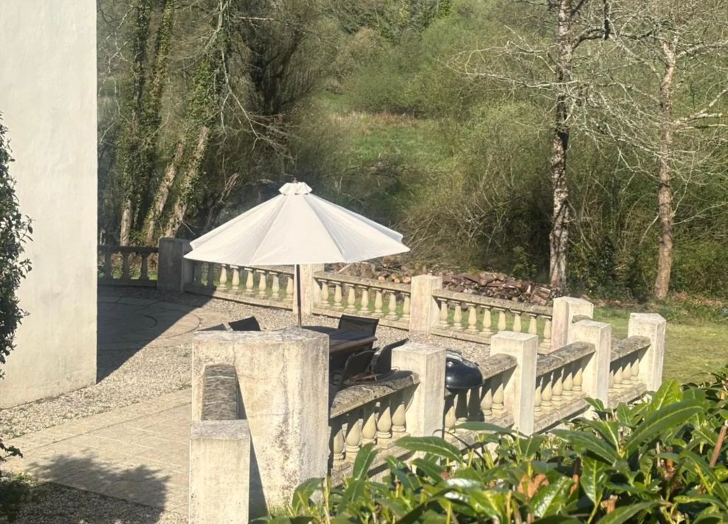 Fontaine Blanche River View, Large Patio & Garden In Central Brittany With Starlink Wifi Treffrin