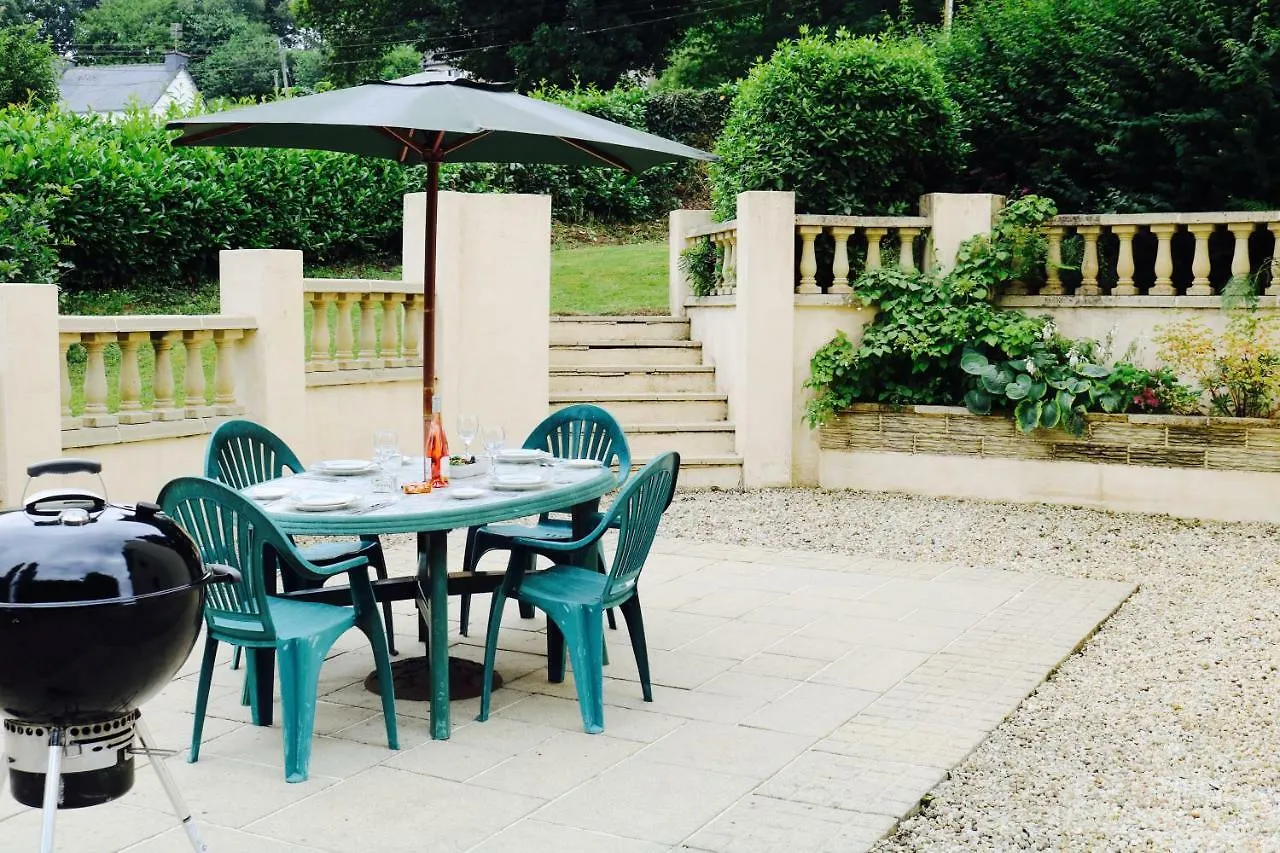 Holiday home Fontaine Blanche River View, Large Patio & Garden In Central Brittany With Starlink Wifi Treffrin