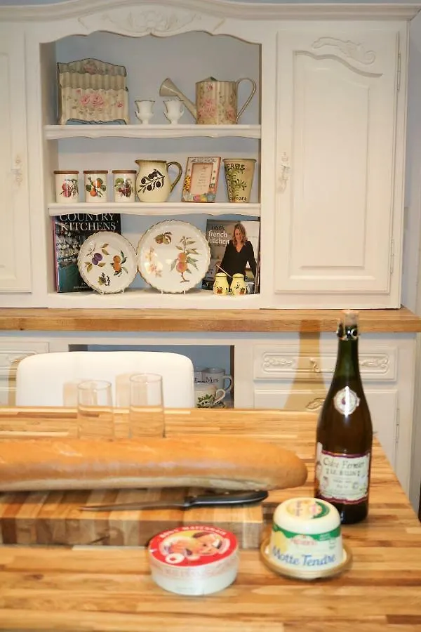 Holiday home Fontaine Blanche River View, Large Patio & Garden In Central Brittany With Starlink Wifi Treffrin